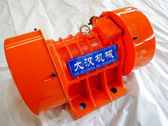 三相振動(dòng)電機(jī)